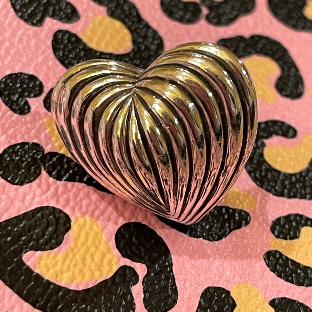 Lagos caviar large fluted heart ring. Size 7